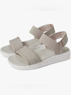 Bobs by Skechers Women's Summer Skipper Beige Strappy Sport Sandals 9M